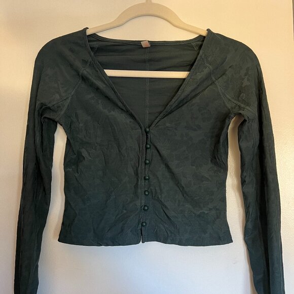 Free People Tops - Free People Movement Dark Green Floral Athletic Long Sleeve size XS